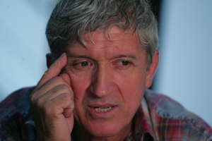 Mircea Diaconu vine vineri la Ploiesti. Vino sa-l vezi.