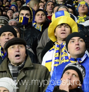 Esti fan Petrolul? Ai fost la meci? Cauta-te in GALERIA FOTO nr.4