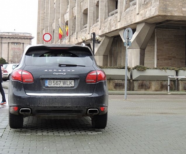 Cum parcheaza smecherii din Ploiesti, de Ziua Femeii - FOTO